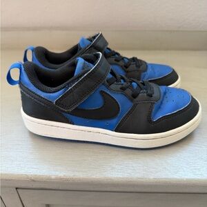 Nike Youth Black and Blue Sneakers - Size 1.5